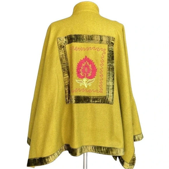 TERRY K Women’s Size L Mustard Boiled Wool Pocket Embroidered Poncho Jacket - Picture 2 of 4